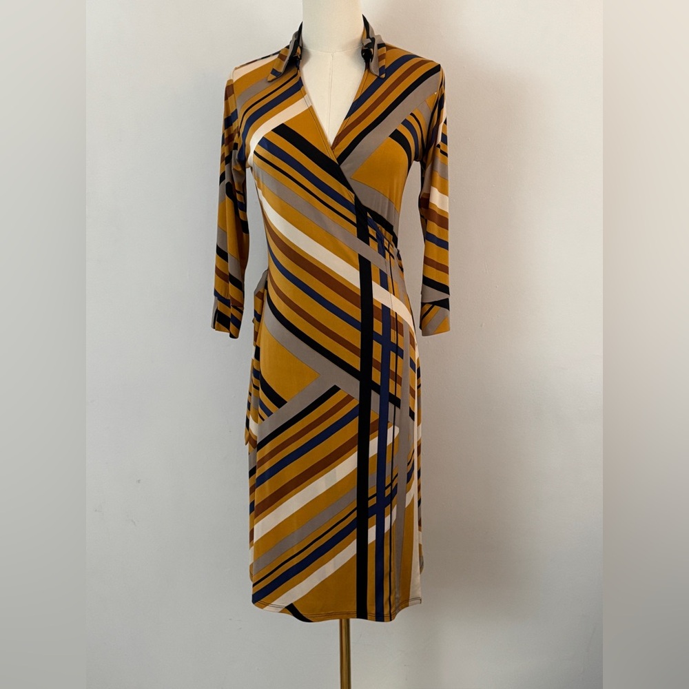 Sassia Paris Yellow and Black Sheath Dress with V-Neck and 3/4 Sleeves
